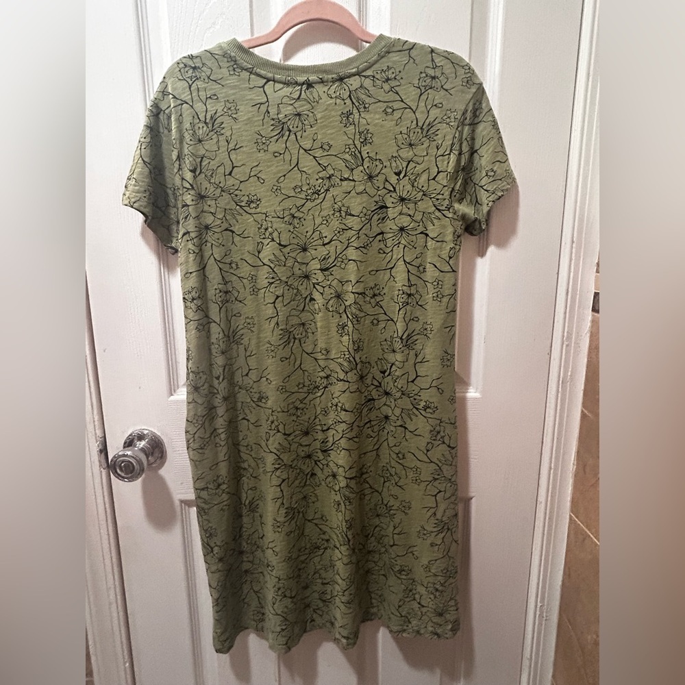 NWT Short Sleeve Crewneck T-Shirt Dress Green Floral Size Small - Picture 5 of 7